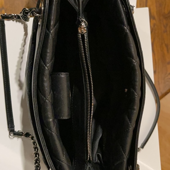 Chanel black quilted leather shoulder bag - Picture 3 of 8